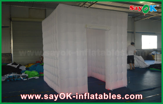 Inflatable Photo Studio 2.4 X 2.4 X 2.5m Kain Oxford Inflatable Cat Semprot Pencahayaan Dinding Booth Foto